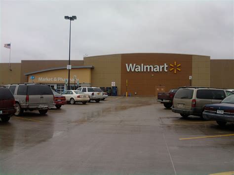Walmart washington iowa - 00000 STARS. Walked up calm and respectful to vision center just to get my glasses readjusted...So we get to the point where she, Female claiming to have 15 years working with vision with blonde hair and Lavender colored glasses frames (rough height 5" 2-4'), is standing directly over me just screaming in my ear because she didn't even listen to …